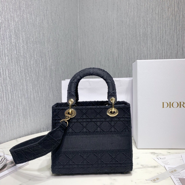 LADY D-LITE EMBROIDERED CANNAGE BAG