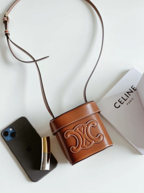 Ce**e small box cuir triomphe