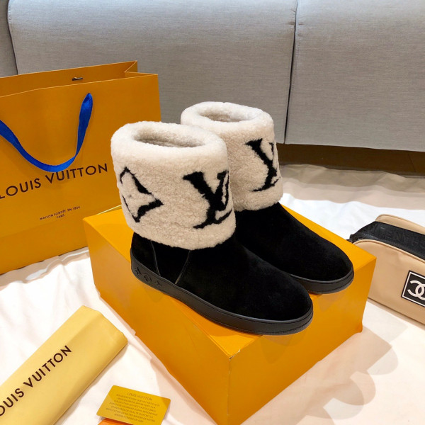 l**is V*t*n boots