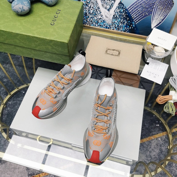 G*u*i run sneaker