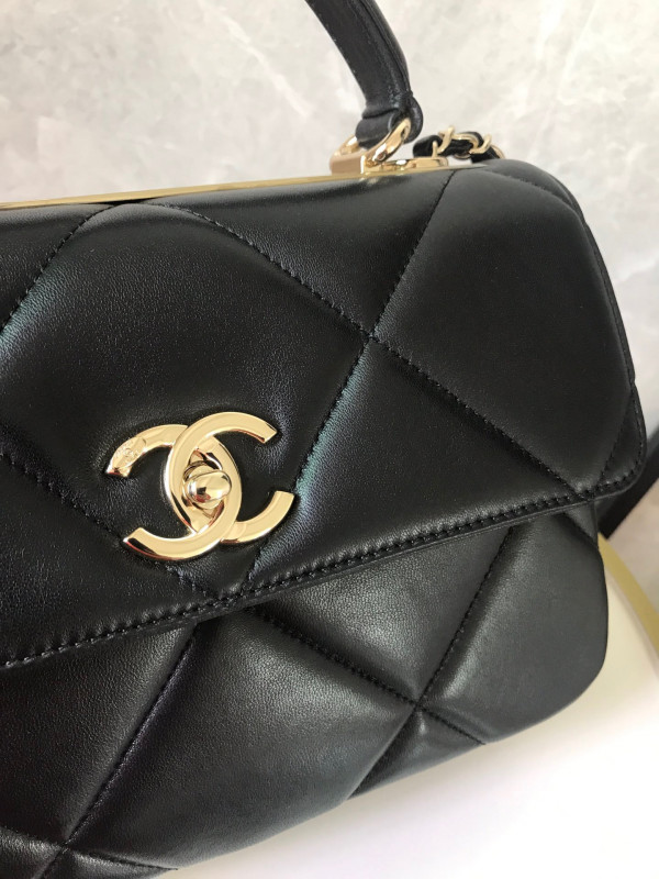 CL FLAP BAG WITH TOP HANDLE