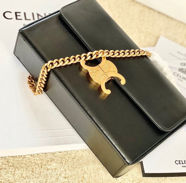 Ce**e chain box triomphe bag in shiny calfskin