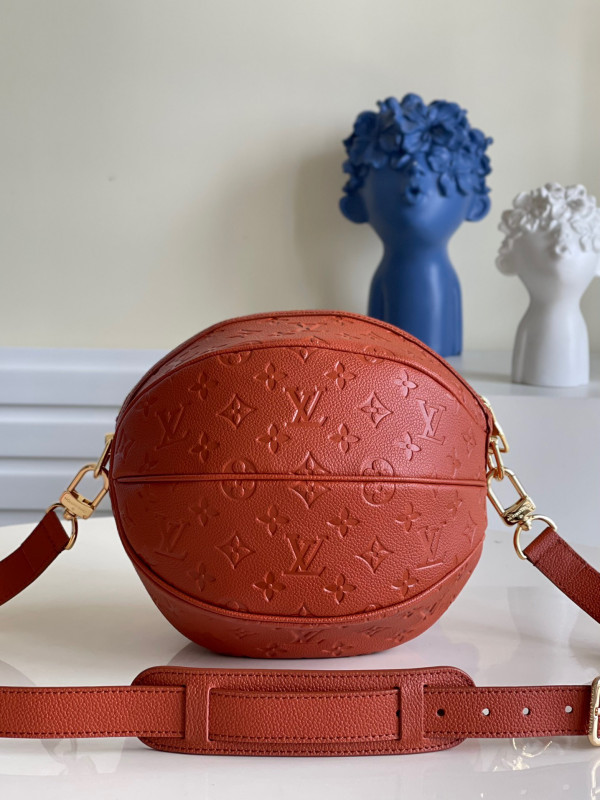 l**is V*t*n lvxnba ball in basket