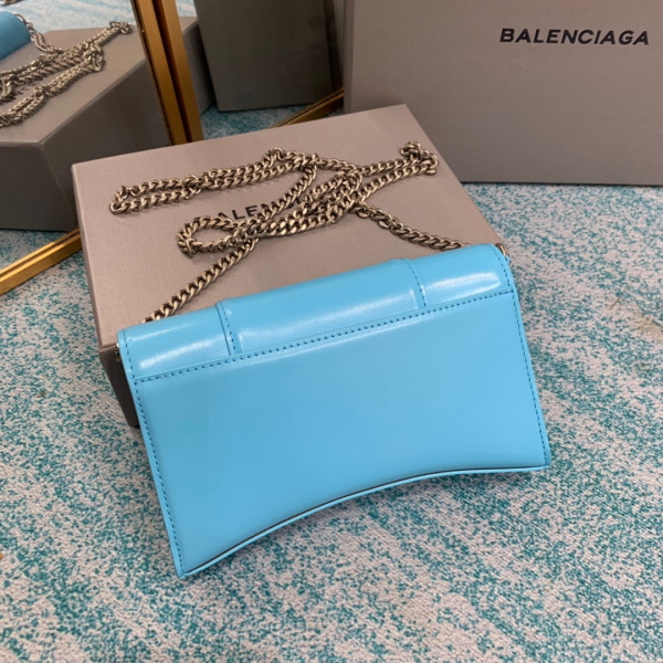 Ba*len*cia*ga hourglass wallet on chain