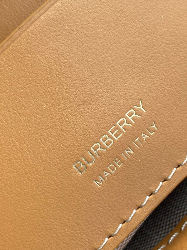 B**rry olympia pouch