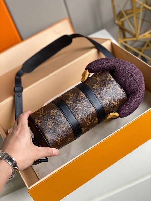 l**is V*t*n keepall xs