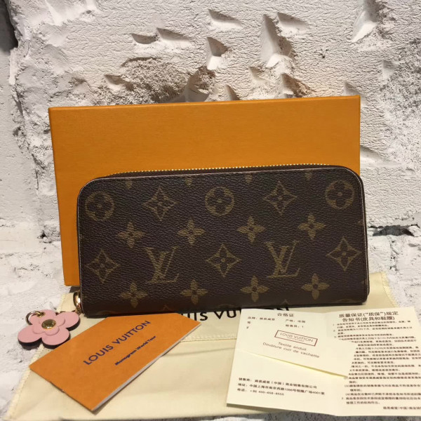 l**is V*t*n wallet