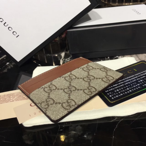 G*u*i card holder