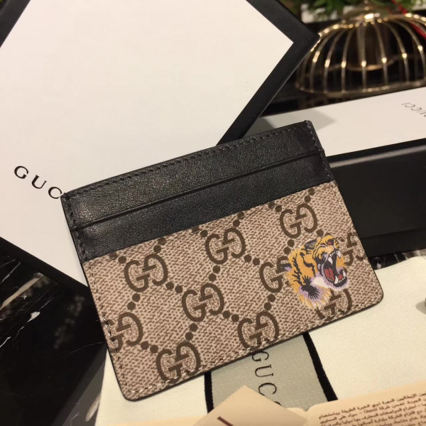 G*u*i card holder