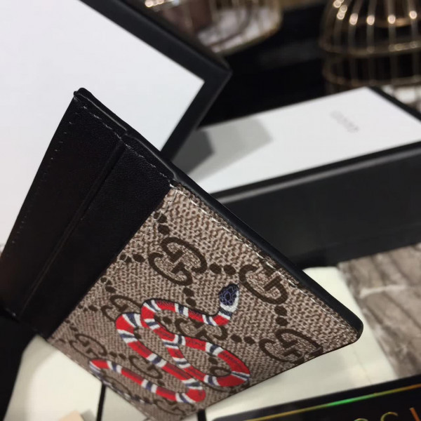 G*u*i card holder