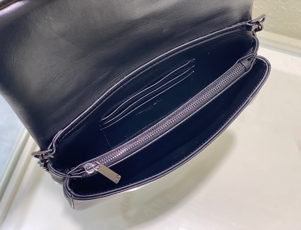 D*or caro macrocannage pouch