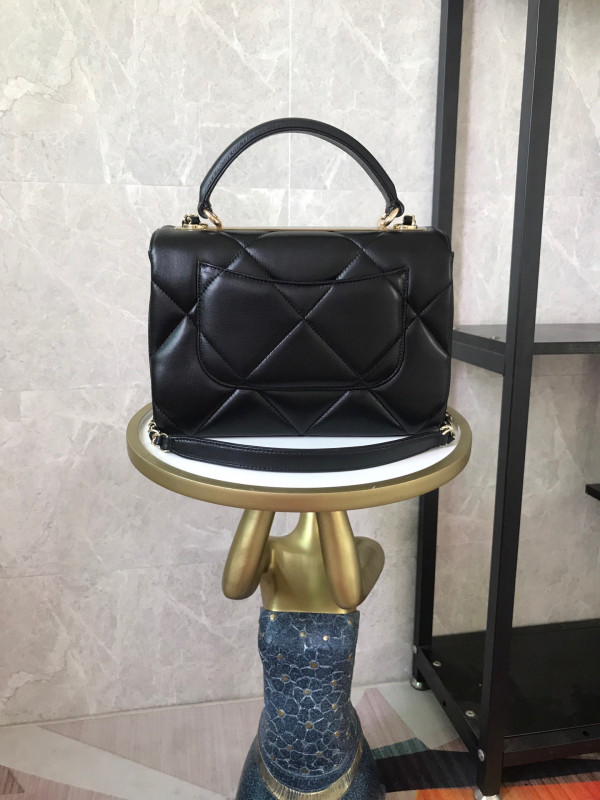 CL FLAP BAG WITH TOP HANDLE