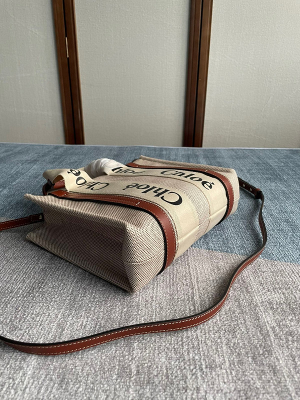 CHLOÉ SMALL WOODY TOTE BAG WITH STRAP