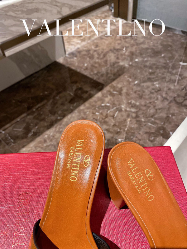 VALENTINO VLOGO SIGNATURE SLIDE SANDAL