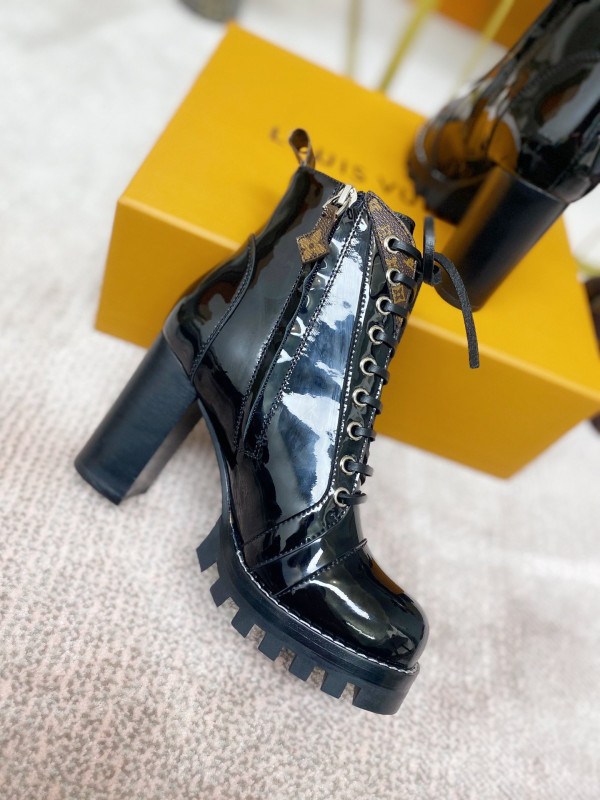 l**is V*t*n star trail ankle boot