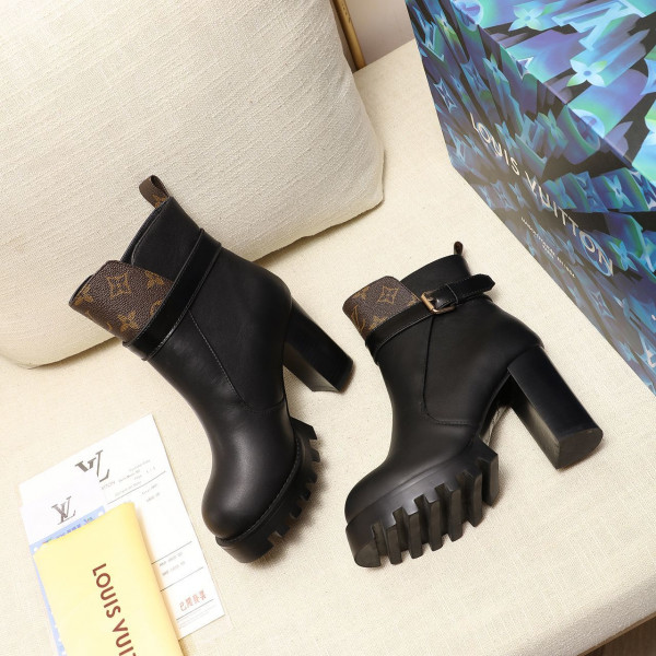 l**is V*t*n star trail ankle boot