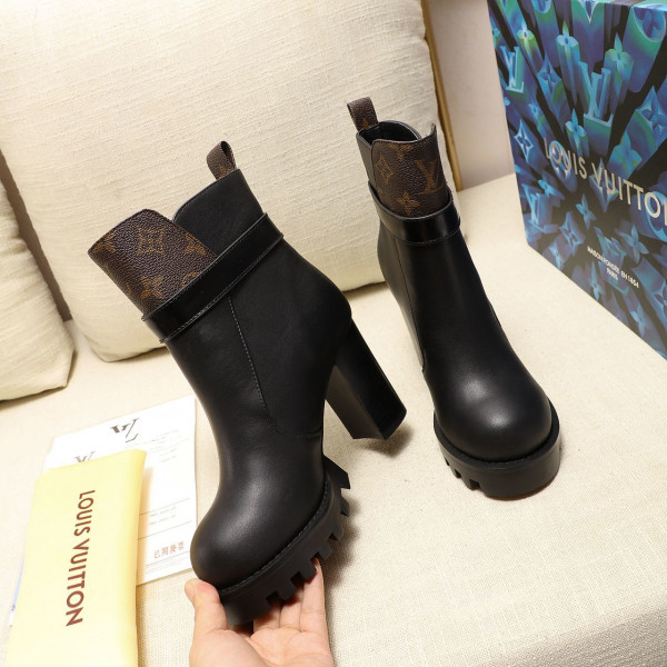 l**is V*t*n star trail ankle boot