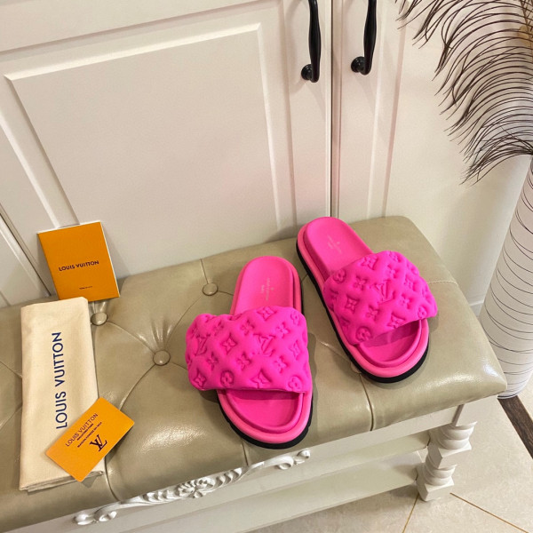 l**is V*t*n pool pillow comfort mule
