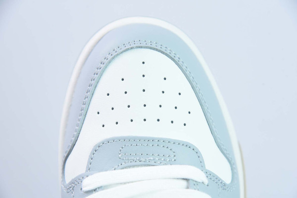 OFF-WHITE SNEAKER
