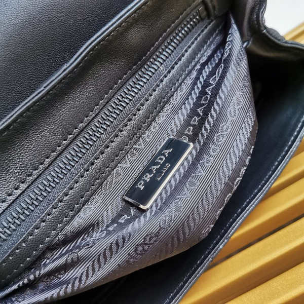 Pra*a spectrum shoulder bag