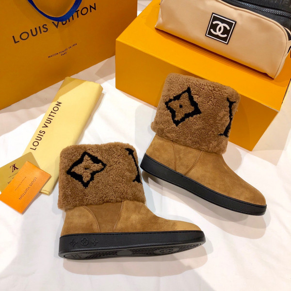 l**is V*t*n boots