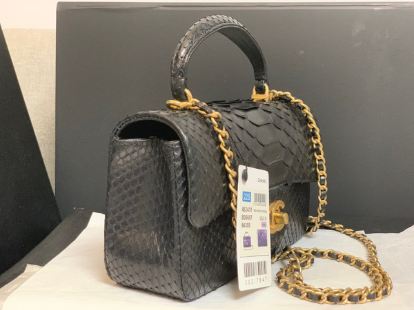 CL MINI FLAP BAG WITH TOP HANDLE