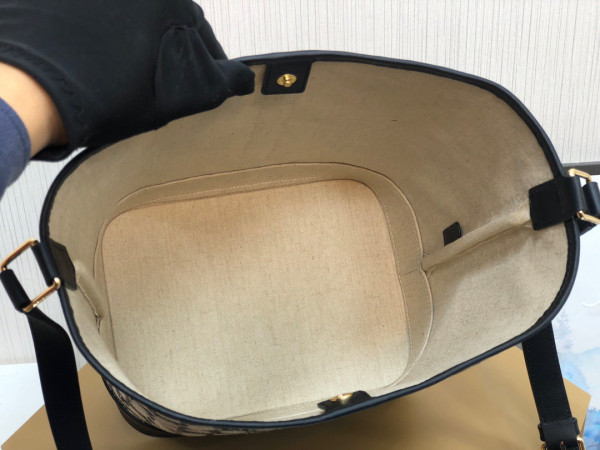 Ce**e small bucket