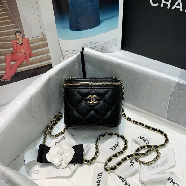 CL SMALL VANITY WITH CHAIN