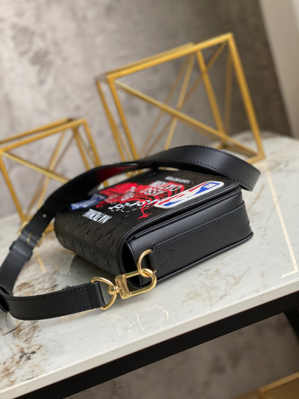 l**is V*t*n lvxnba studio messenger
