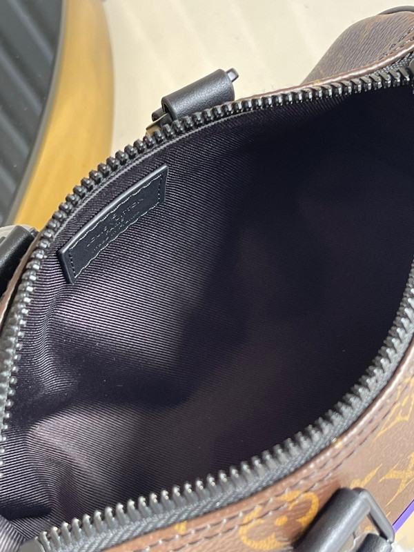l**is V*t*n keepall xs