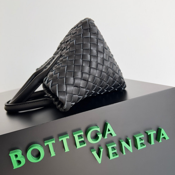 Bo*te*ga ve*ne*ta mini cabat