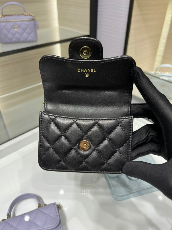 CL FLAP COIN PURSE WITH CHAIN