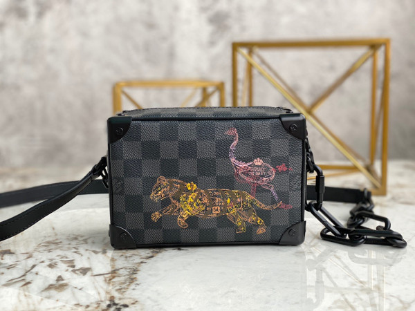 l**is V*t*n mini soft trunk