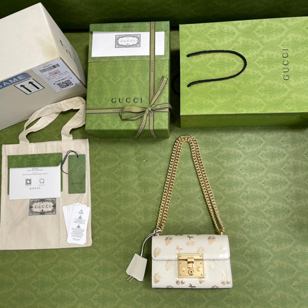 G*u*i padlock small berry shoulder bag