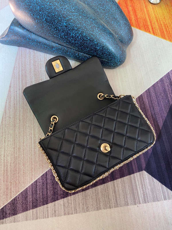 CL FLAP BAG