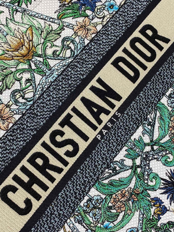 D*or book tote