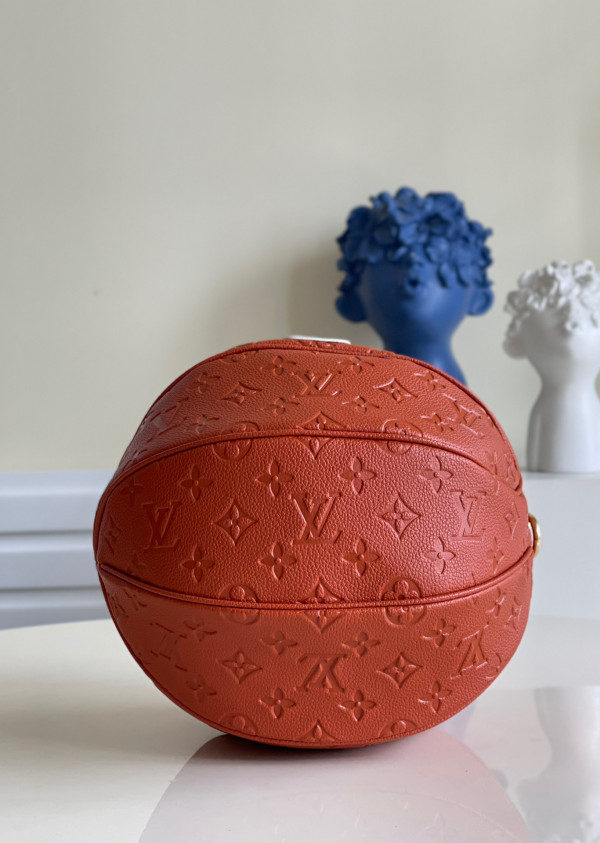 l**is V*t*n lvxnba ball in basket