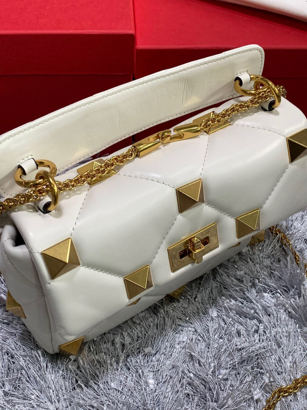 VALENTINO MEDIUM ROMAN STUD THE SHOULDER BAG