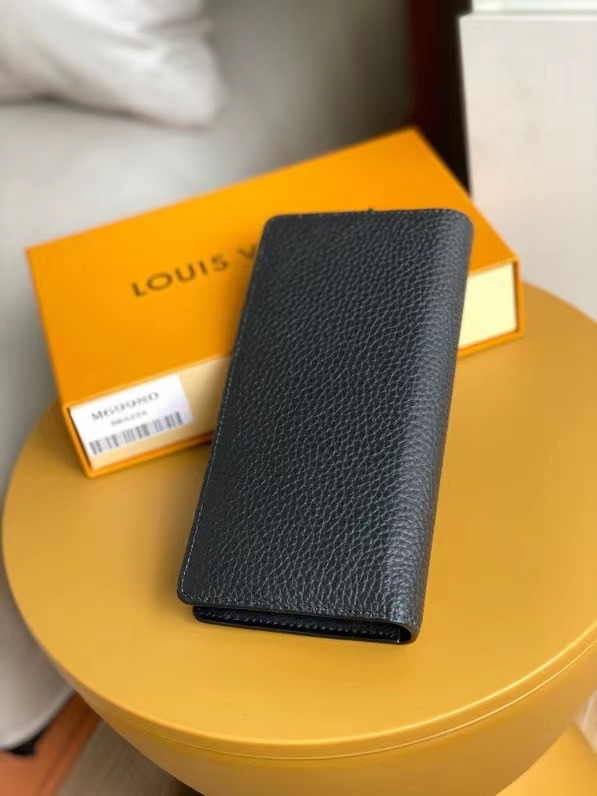 l**is V*t*n brazza wallet