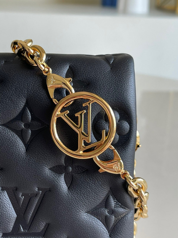 l**is V*t*n pochette coussin