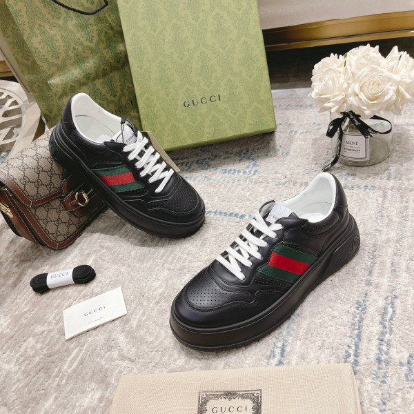 G*u*i gg embossed sneaker