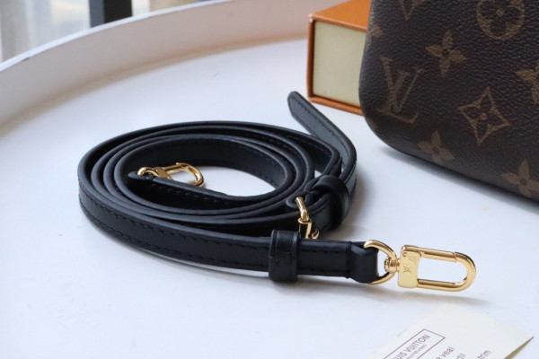 l**is V*t*n double zip pochette
