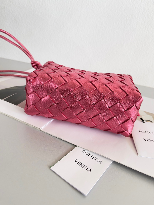 Bo*te*ga ve*ne*ta mini loop camera bag