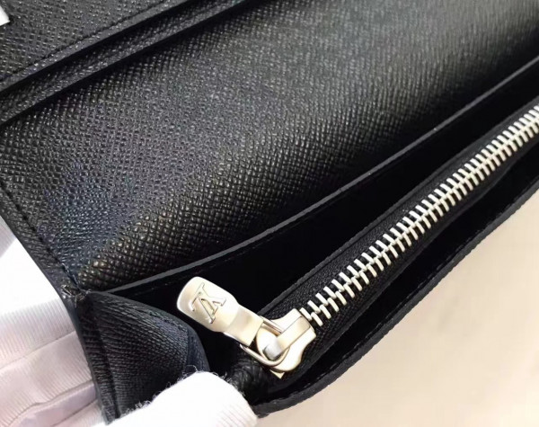 l**is v*t*n S*p*e wallet
