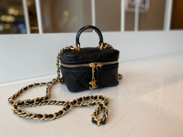 CL SMALL VANITY WITH CHAIN