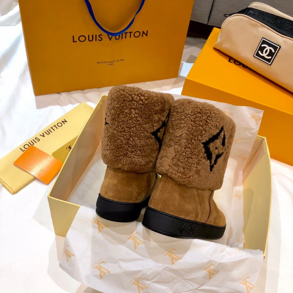 l**is V*t*n boots