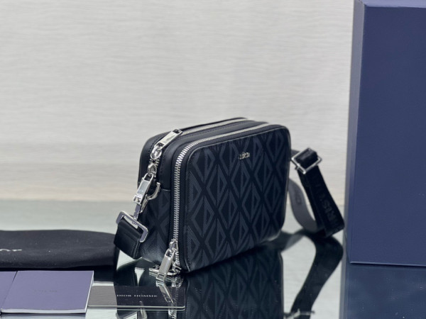 D*or messenger pouch