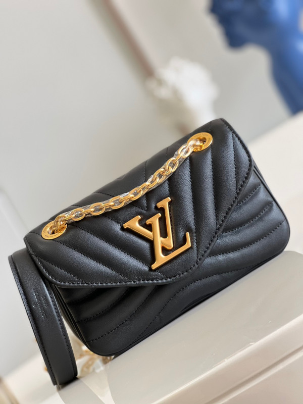l**is V*t*n new wave chain bag pm