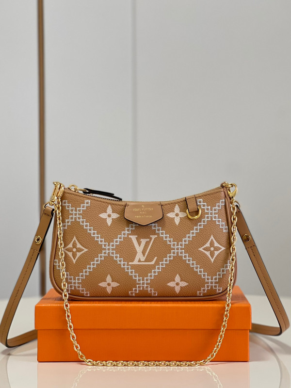 l**is V*t*n easy pouch on strap