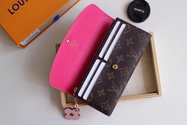 l**is V*t*n emilie wallet